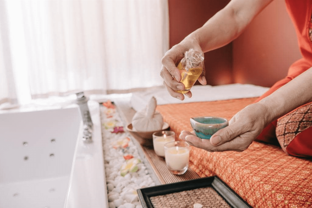 Essential oil therapy for improved sleep and mood